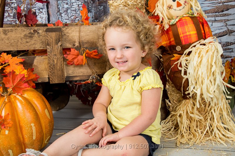 Mills, Ayda _Rm G-2465.jpg